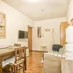 Nicolo, Pied-A-Terre Al Vaticano